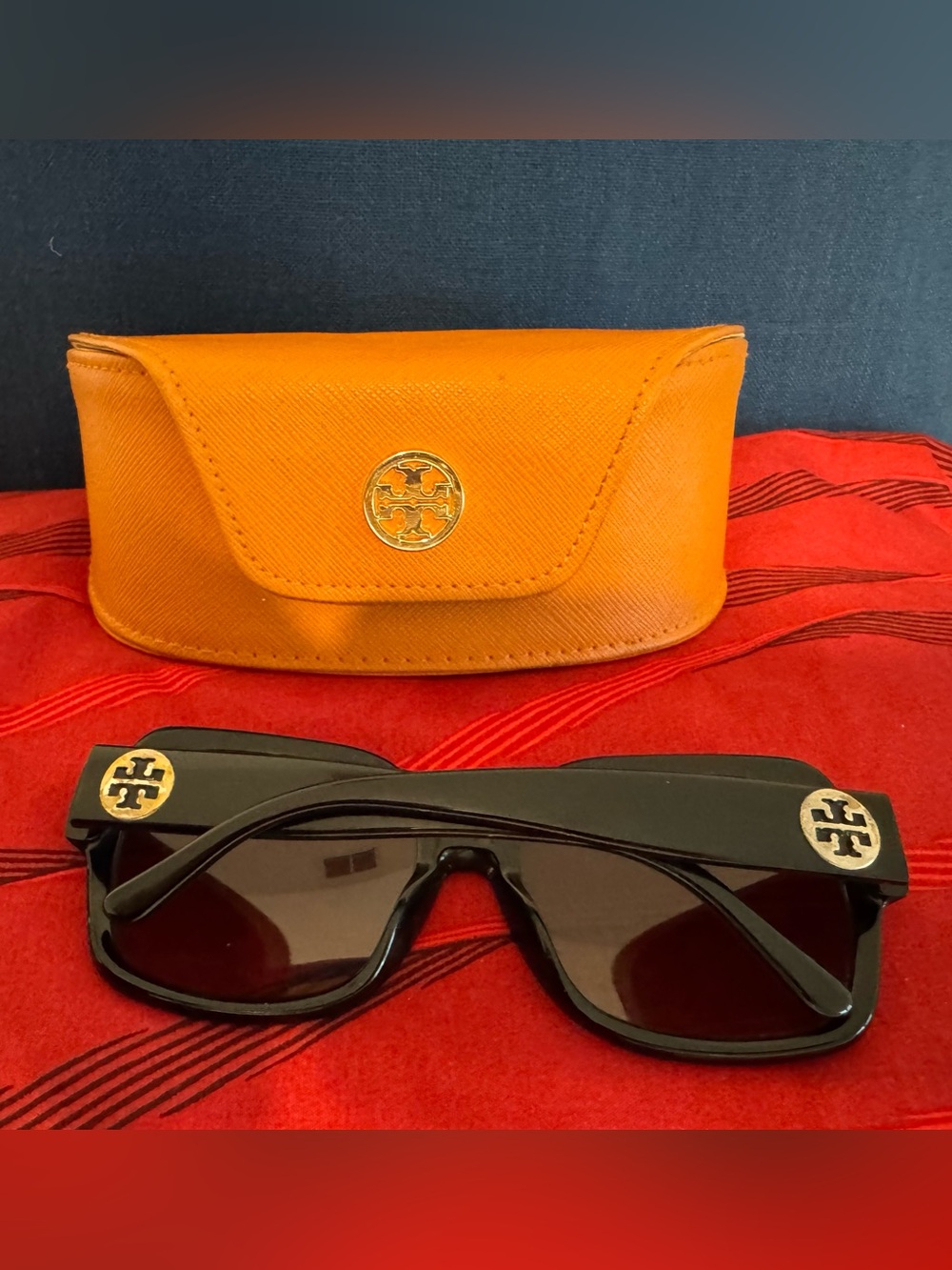 Authentic Tory Burch Black Sunglasses with the original Case
